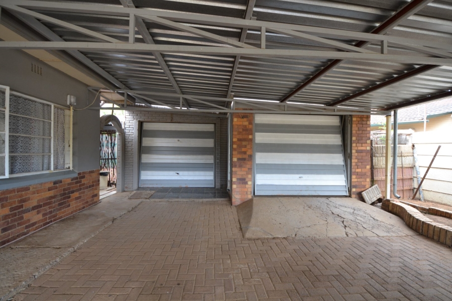 5 Bedroom Property for Sale in Hennenman Free State